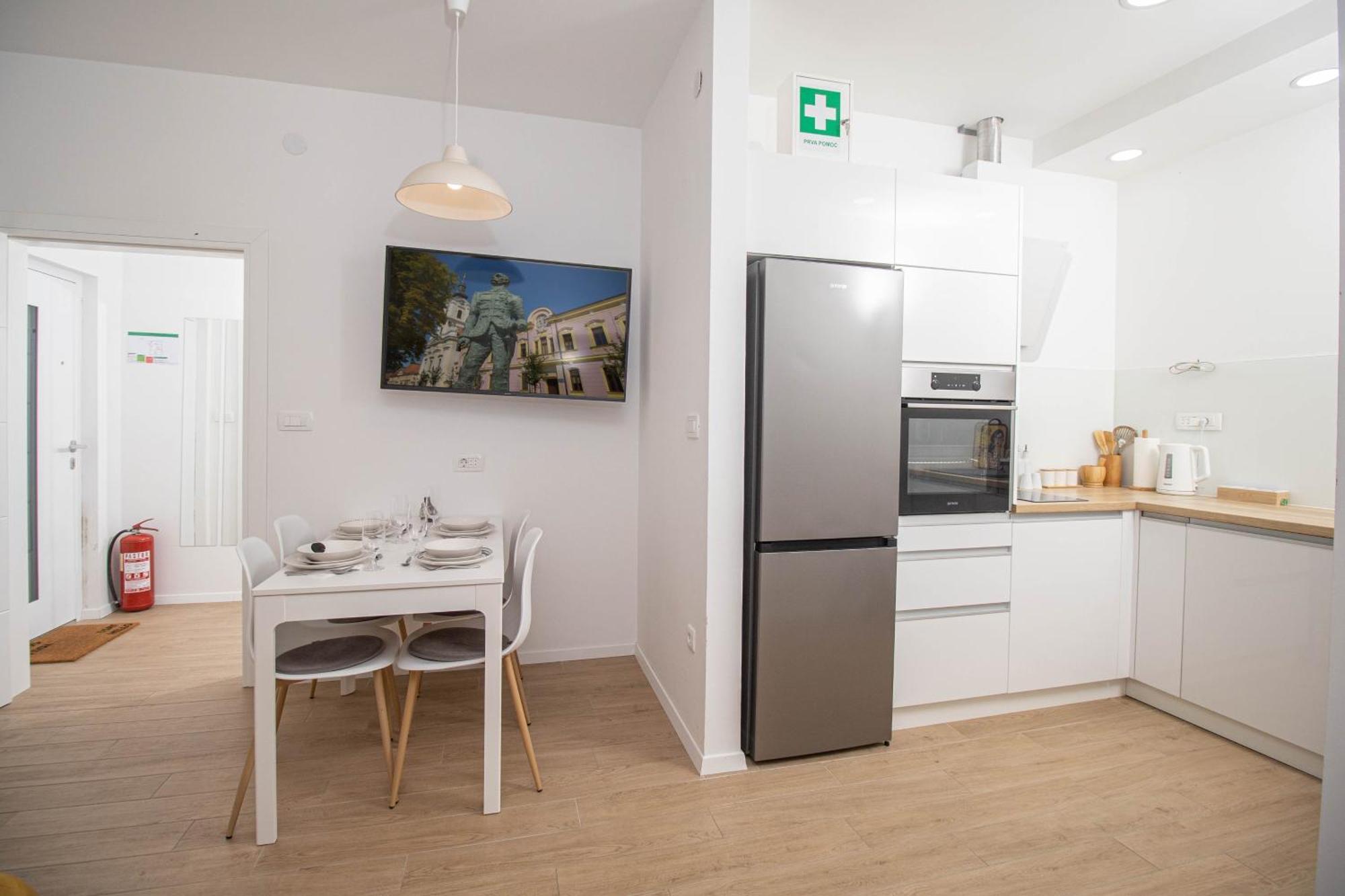 Apartman Maki Vinkovci Exterior foto